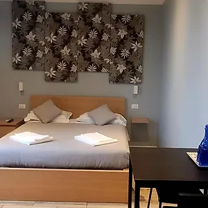2* Гостевой дом Al Binario